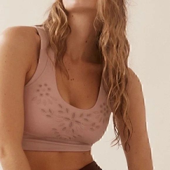 NWOT Free People FP Movement Winter Eyelet Bra Blush Sports Bra XS - Picture 1 of 7